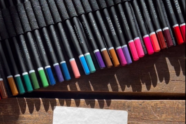 Discovering Beauty in the Ordinary: Drawing Everyday Objects with Pencils