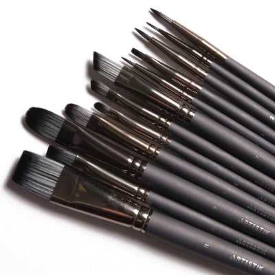 12 Mixed Media Brushes